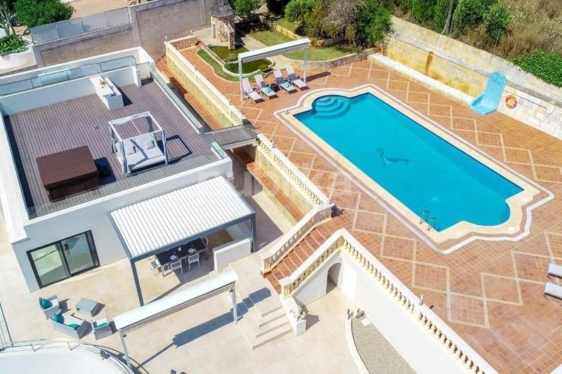 3 bedroom Villa for sale in Muro with pool garage - € 2,750,000 (Ref: 7985296)