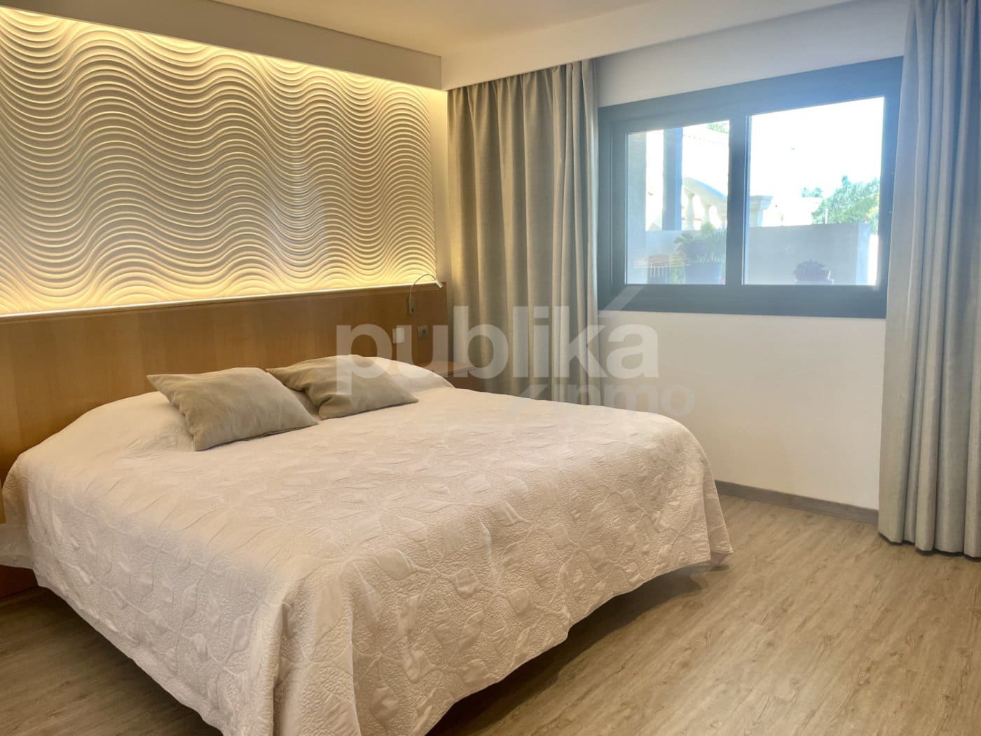 3 bedroom Villa for sale in Muro with pool garage - € 2,750,000 (Ref: 7985296)