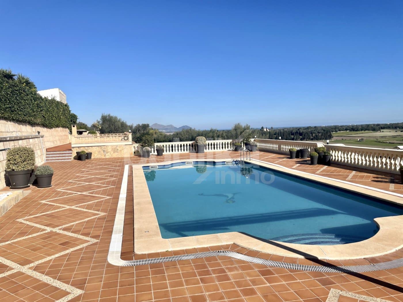 3 bedroom Villa for sale in Muro with pool garage - € 2,750,000 (Ref: 7985296)