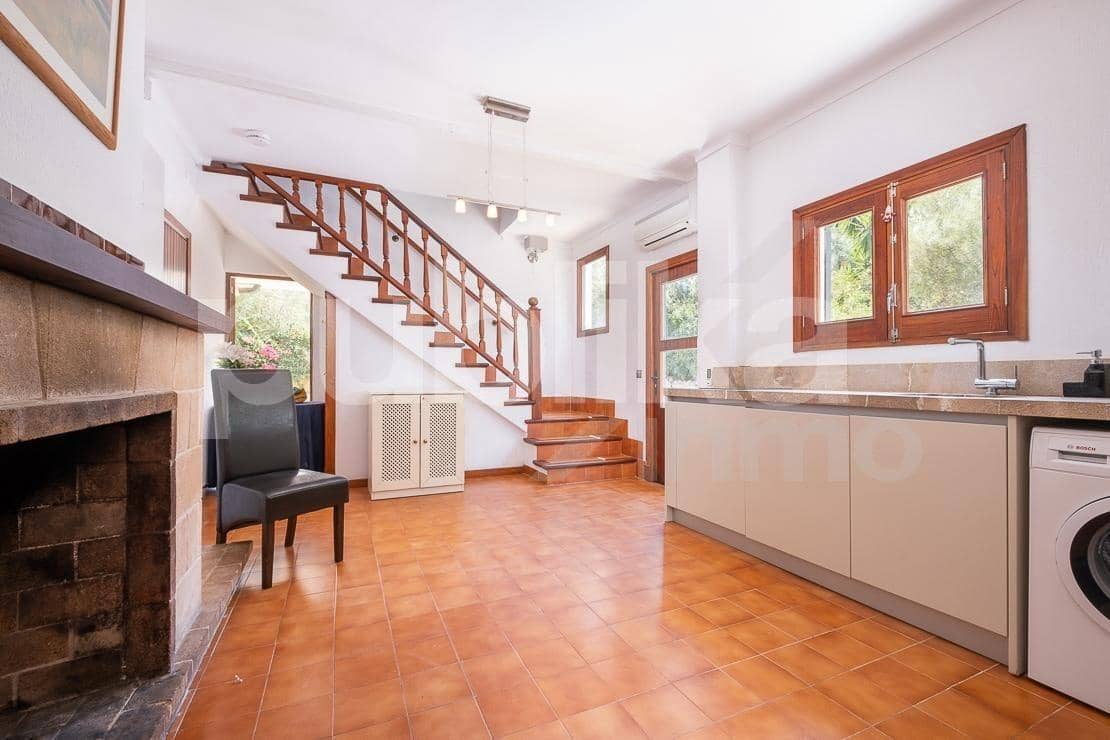 6 bedroom Villa for sale in Mal Pas-Bon Aire with pool - € 1,445,000 (Ref: 8460216)