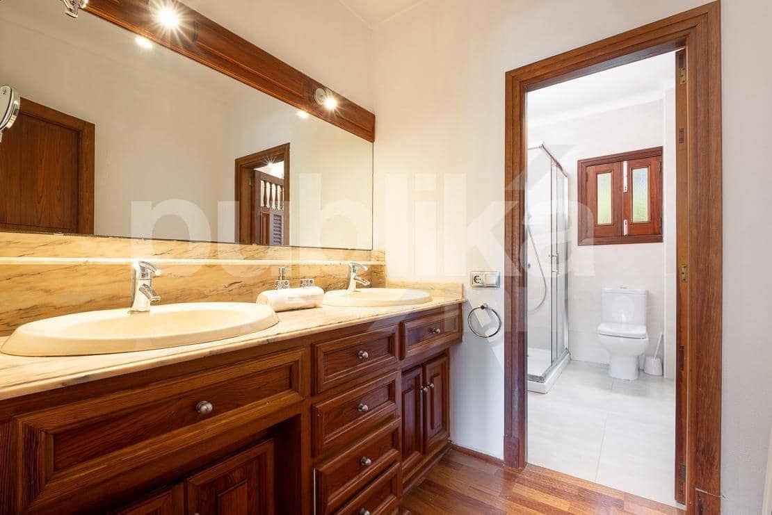 6 bedroom Villa for sale in Mal Pas-Bon Aire with pool - € 1,445,000 (Ref: 8460216)