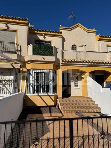 2 soveværelse Rækkehus til salg i Guardamar del Segura med swimmingpool - € 139.000 (Ref: 9847988)