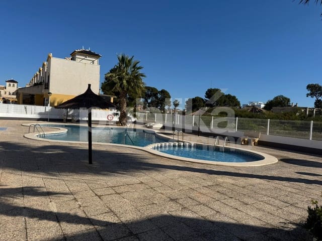 2 soveværelse Rækkehus til salg i Guardamar del Segura med swimmingpool - € 139.000 (Ref: 9847988)