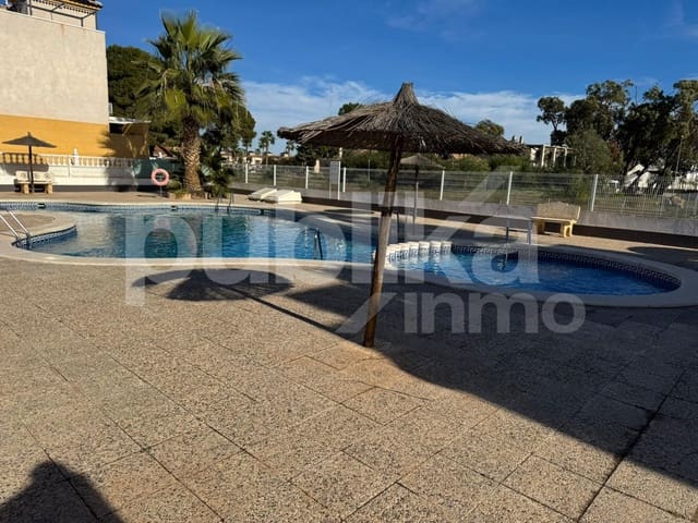 2 soveværelse Rækkehus til salg i Guardamar del Segura med swimmingpool - € 139.000 (Ref: 9847988)