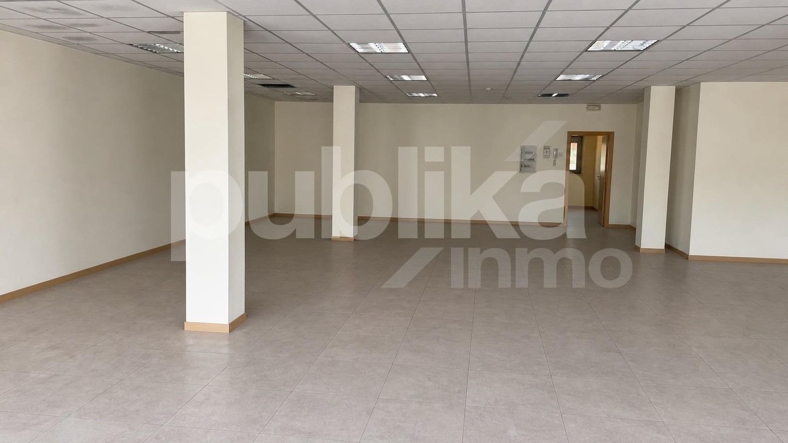 Kommersiell til salgs i Las Rozas de Madrid - € 280 000 (Ref: 9847990)