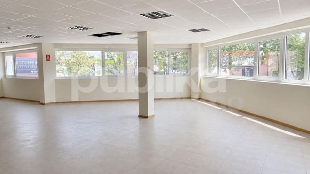 Kommersiell til salgs i Las Rozas de Madrid - € 280 000 (Ref: 9847990)