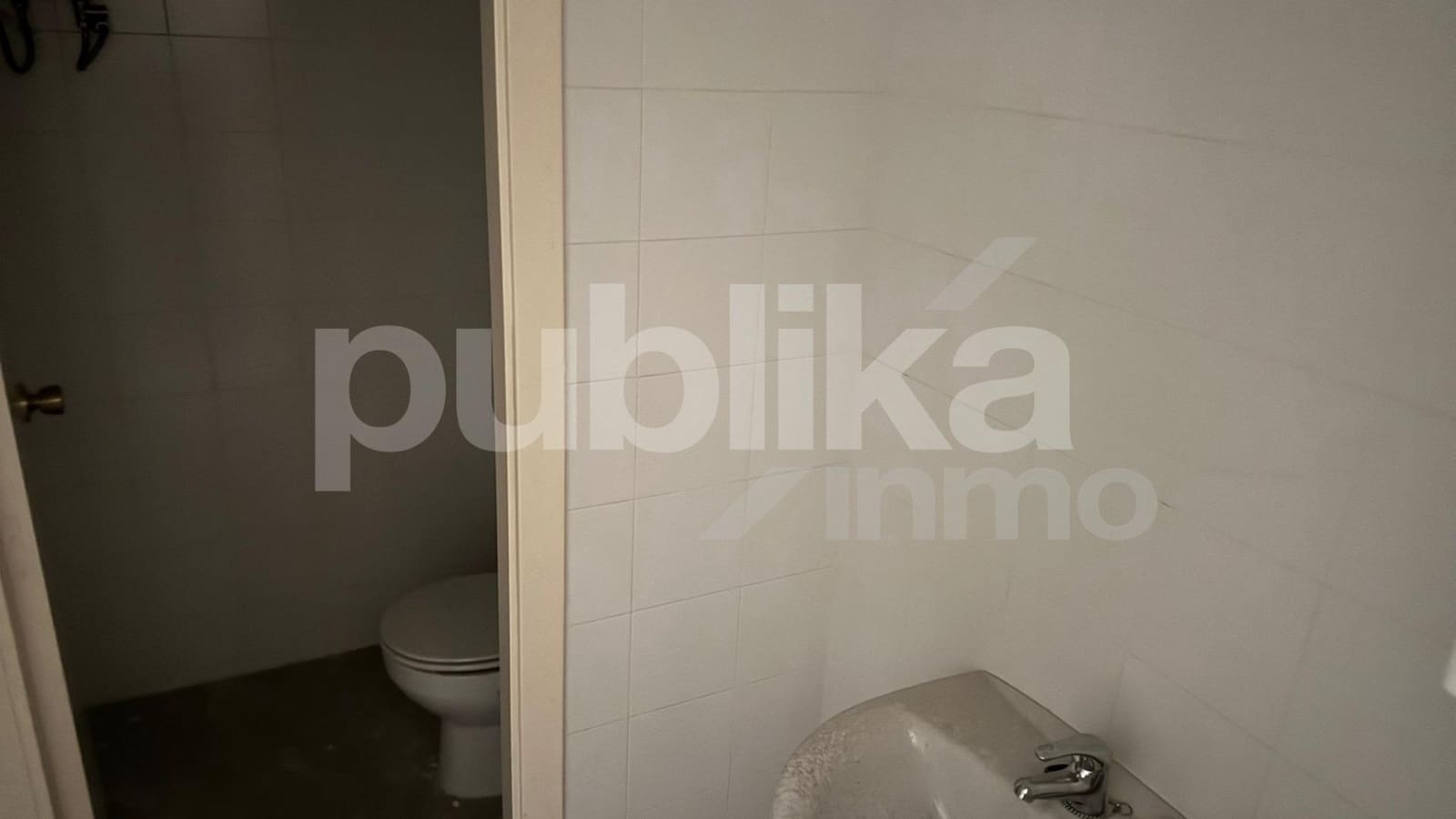 Kommersiell til salgs i Las Rozas de Madrid - € 280 000 (Ref: 9847990)