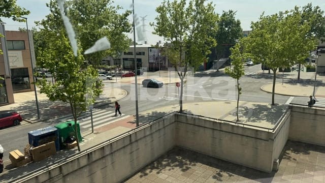 Kommersiell til salgs i Las Rozas de Madrid - € 280 000 (Ref: 9847990)