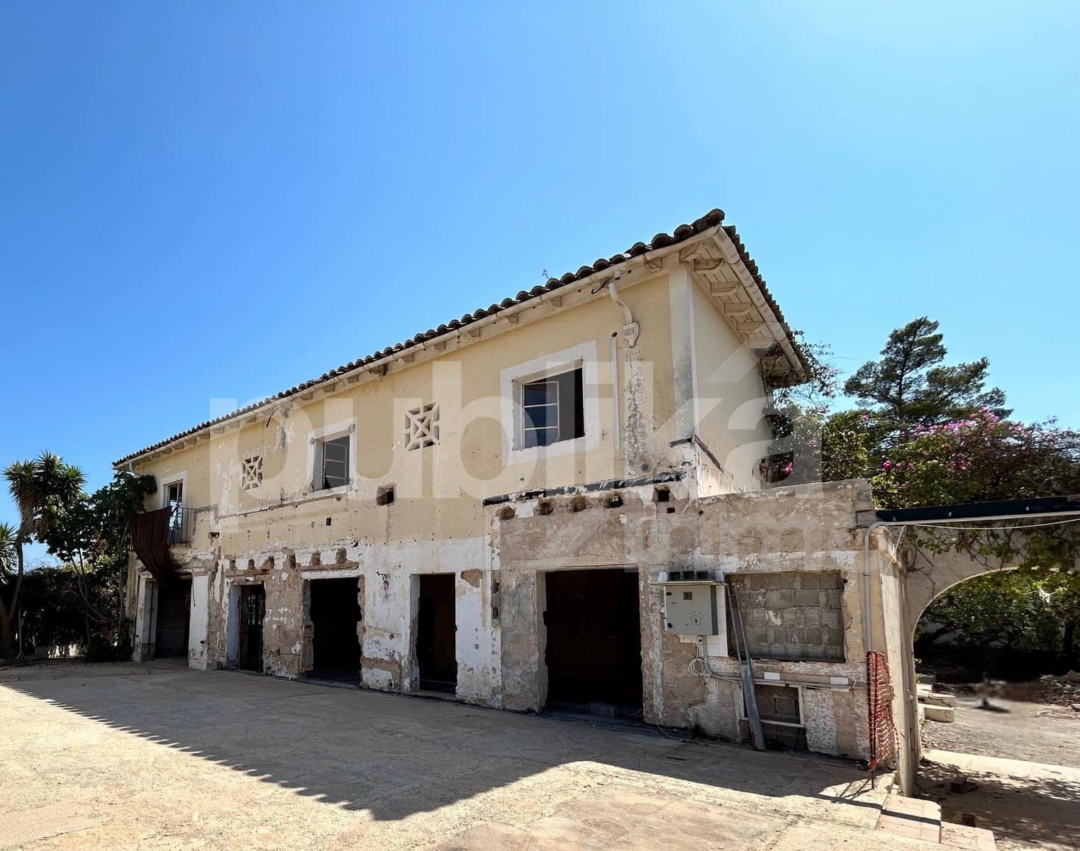 10 bedroom Villa for sale in Genova with pool garage - € 2,500,000 (Ref: 9847995)