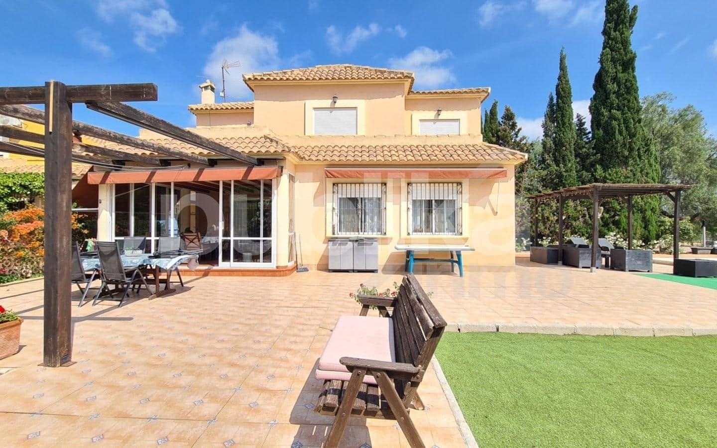 12 bedroom Villa for sale in Perleta with pool garage - € 995,000 (Ref: 9847999)
