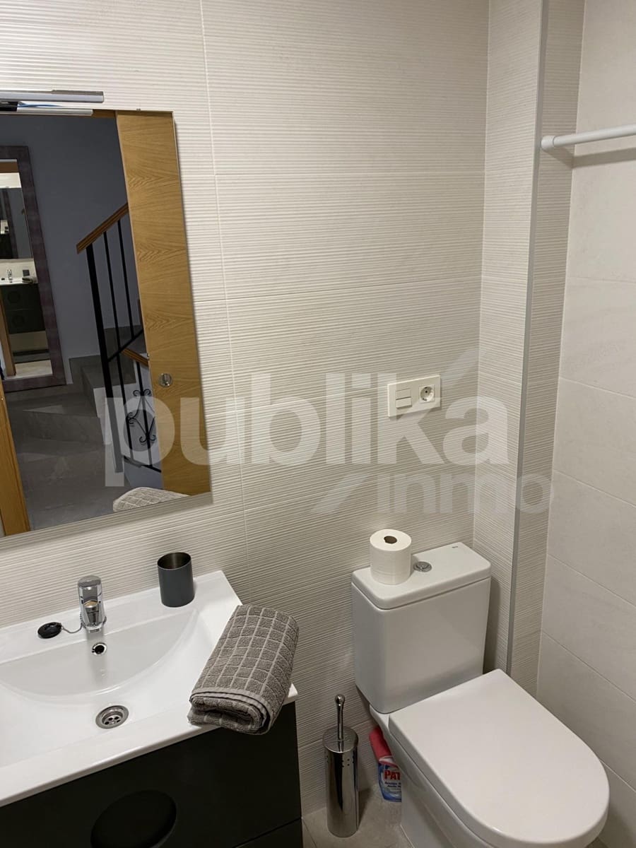 Adosado de 4 habitaciones en Santa Pola en venta con piscina - 260.000 € (Ref: 9848000)