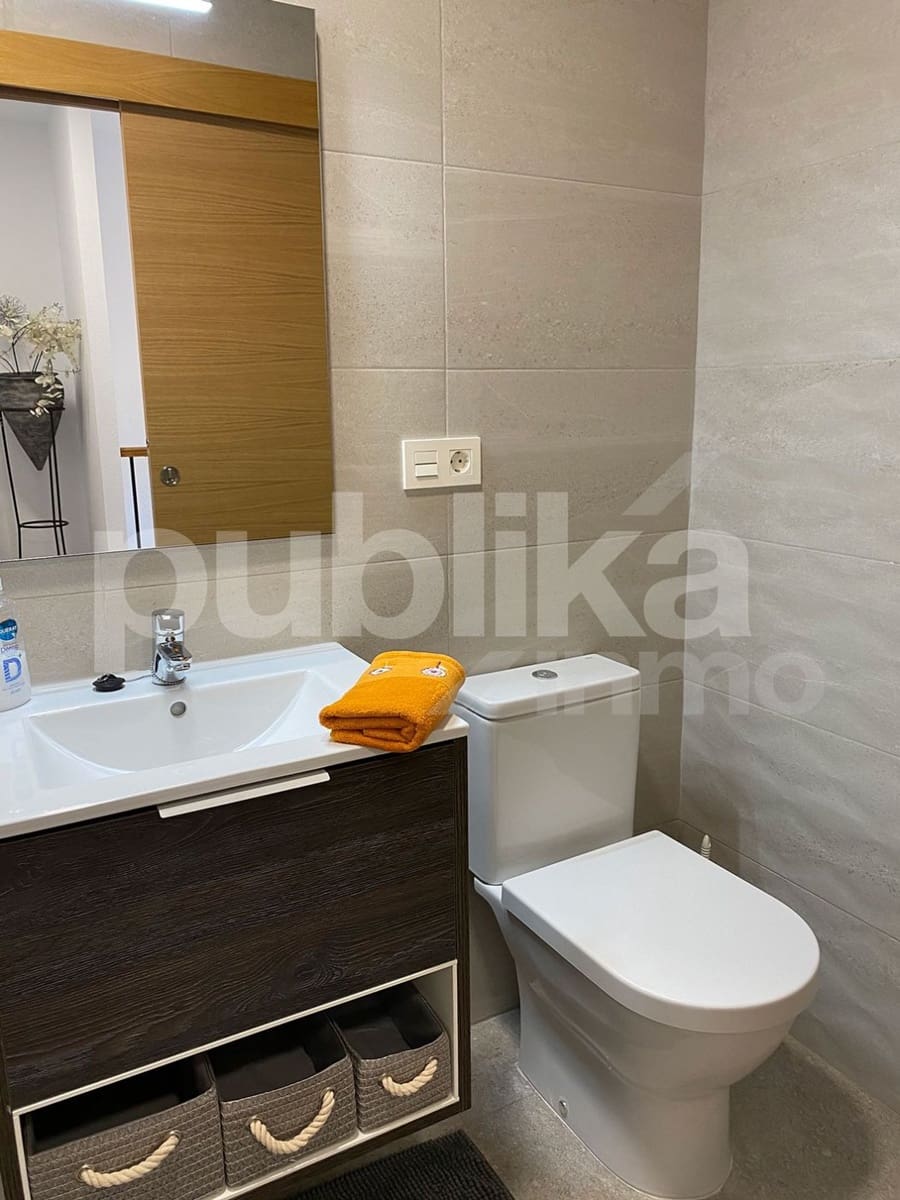 Adosado de 4 habitaciones en Santa Pola en venta con piscina - 260.000 € (Ref: 9848000)