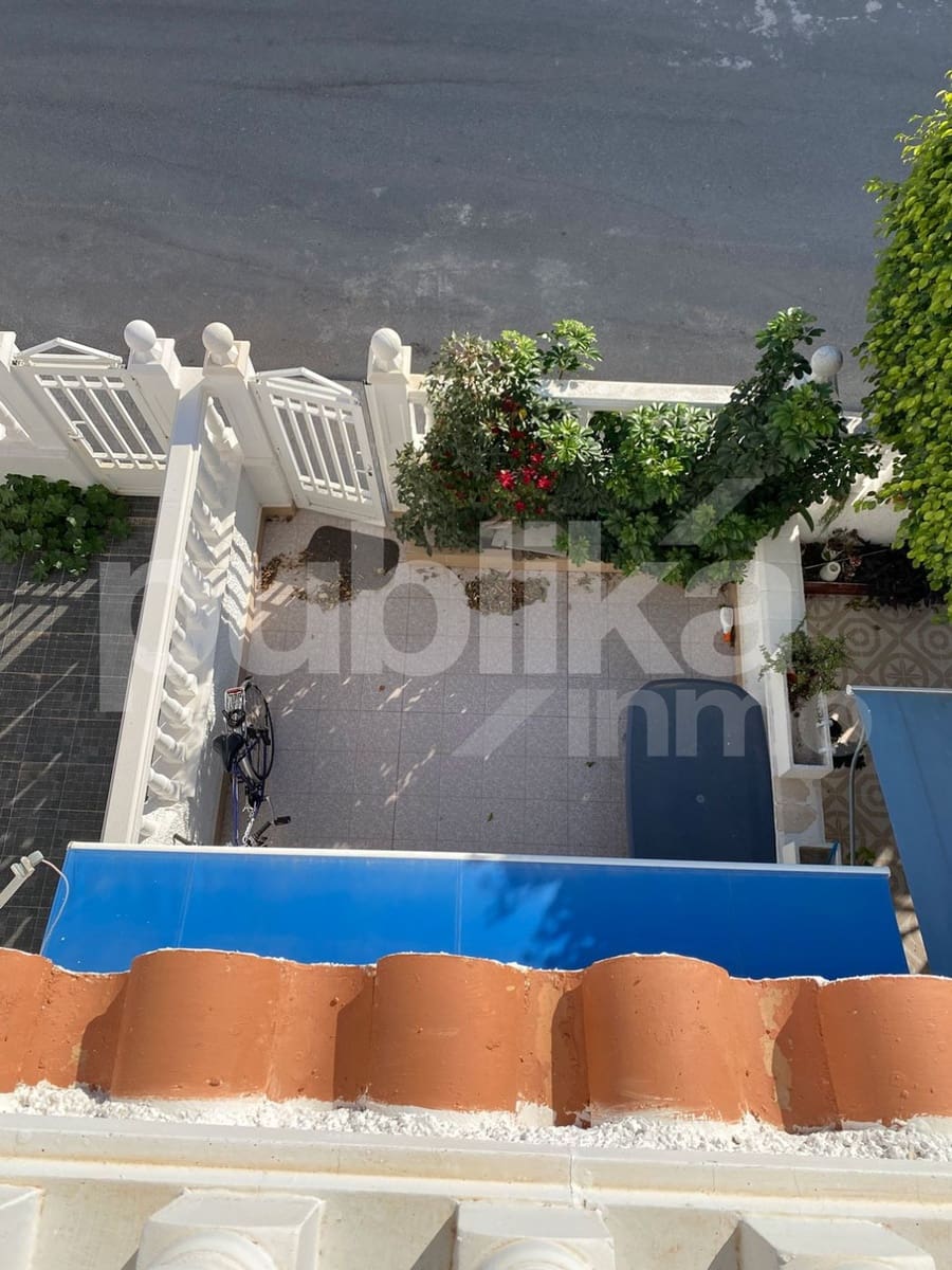 Adosado de 4 habitaciones en Santa Pola en venta con piscina - 260.000 € (Ref: 9848000)