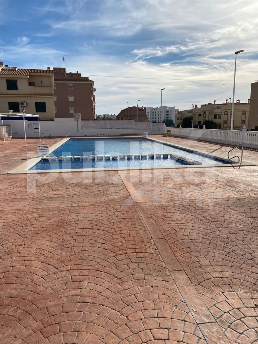 Adosado de 4 habitaciones en Santa Pola en venta con piscina - 260.000 € (Ref: 9848000)