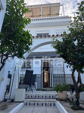 3 soveværelse Rækkehus til salg i Torreblanca, Torrevieja med swimmingpool - € 399.990 (Ref: 9848002)