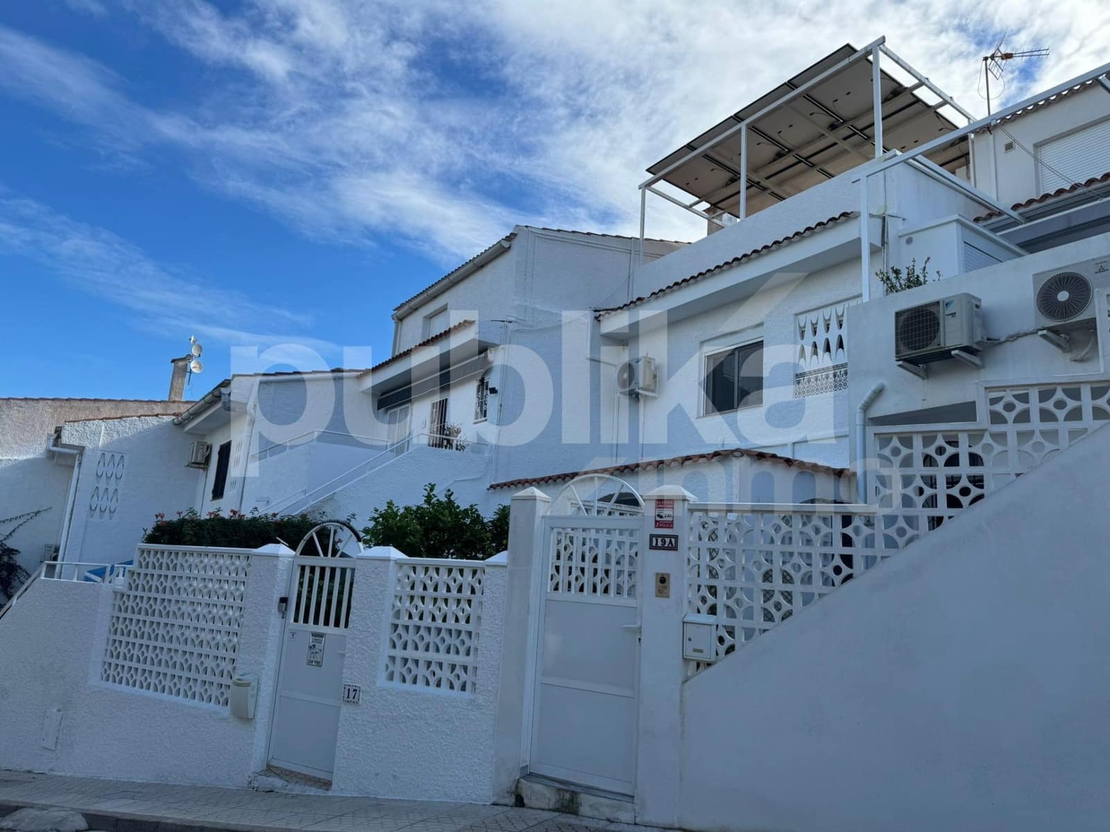 3 soveværelse Rækkehus til salg i Torrevieja med swimmingpool - € 399.990 (Ref: 9848002)