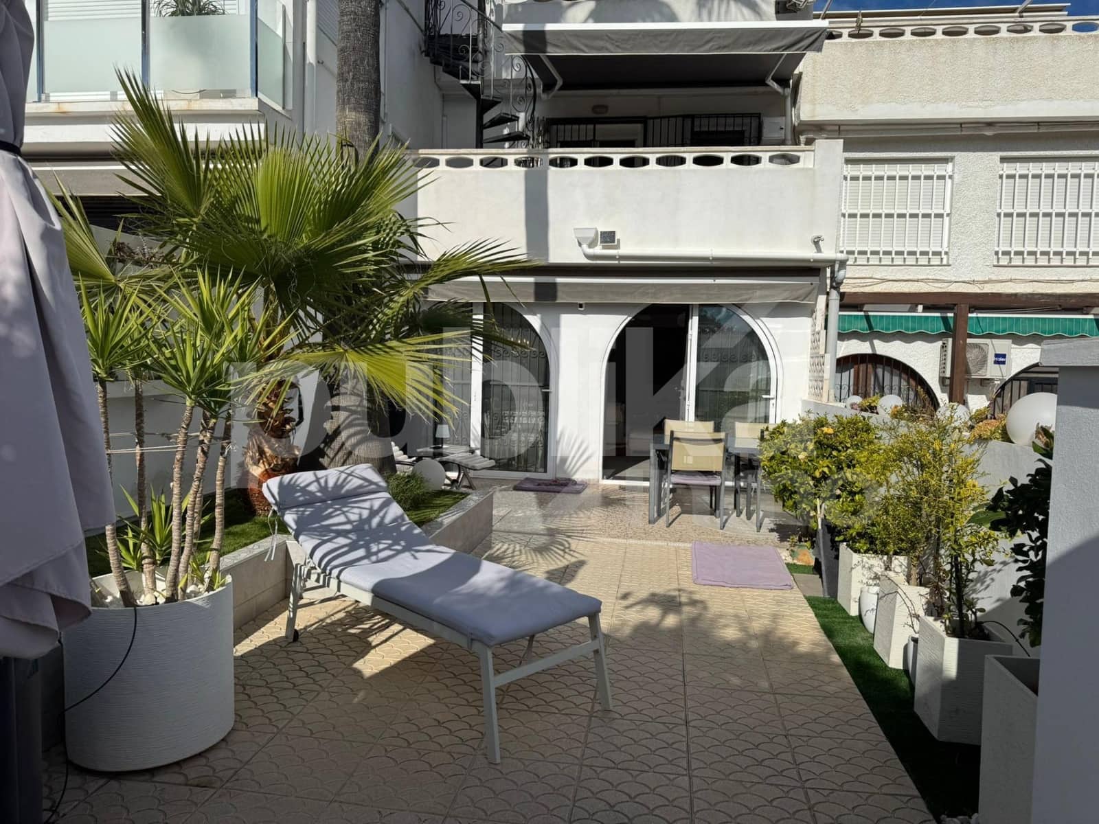 3 soveværelse Rækkehus til salg i Torrevieja med swimmingpool - € 399.990 (Ref: 9848002)