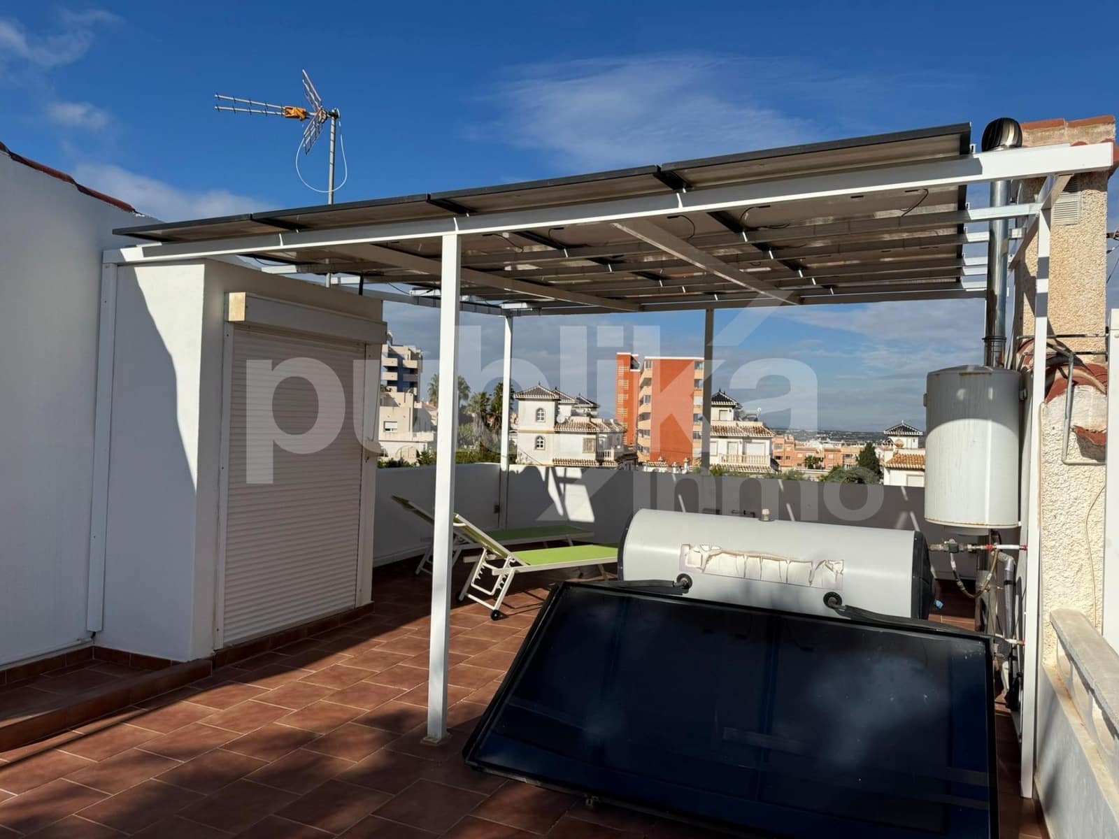 3 soveværelse Rækkehus til salg i Torrevieja med swimmingpool - € 399.990 (Ref: 9848002)