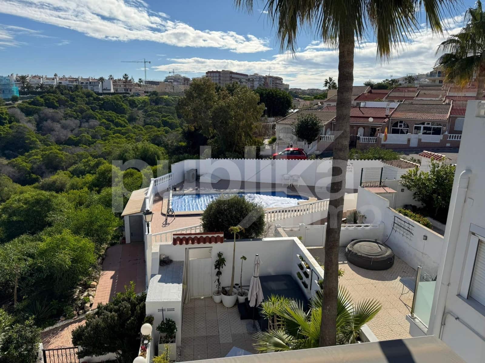 3 soveværelse Rækkehus til salg i Torrevieja med swimmingpool - € 399.990 (Ref: 9848002)