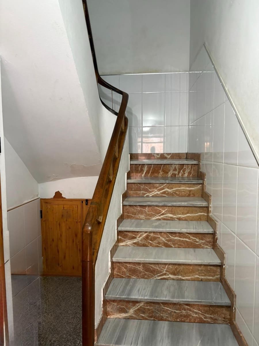 3 bedroom Flat for sale in Elche / Elx - € 36,000 (Ref: 9848006)