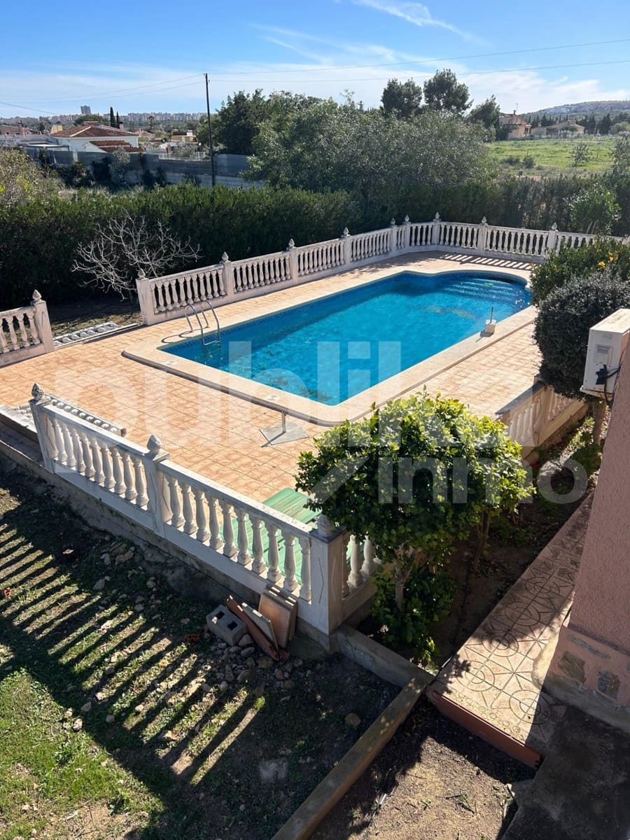 4 bedroom Finca/Country House for sale in El Altet with pool garage - € 375,000 (Ref: 9848012)