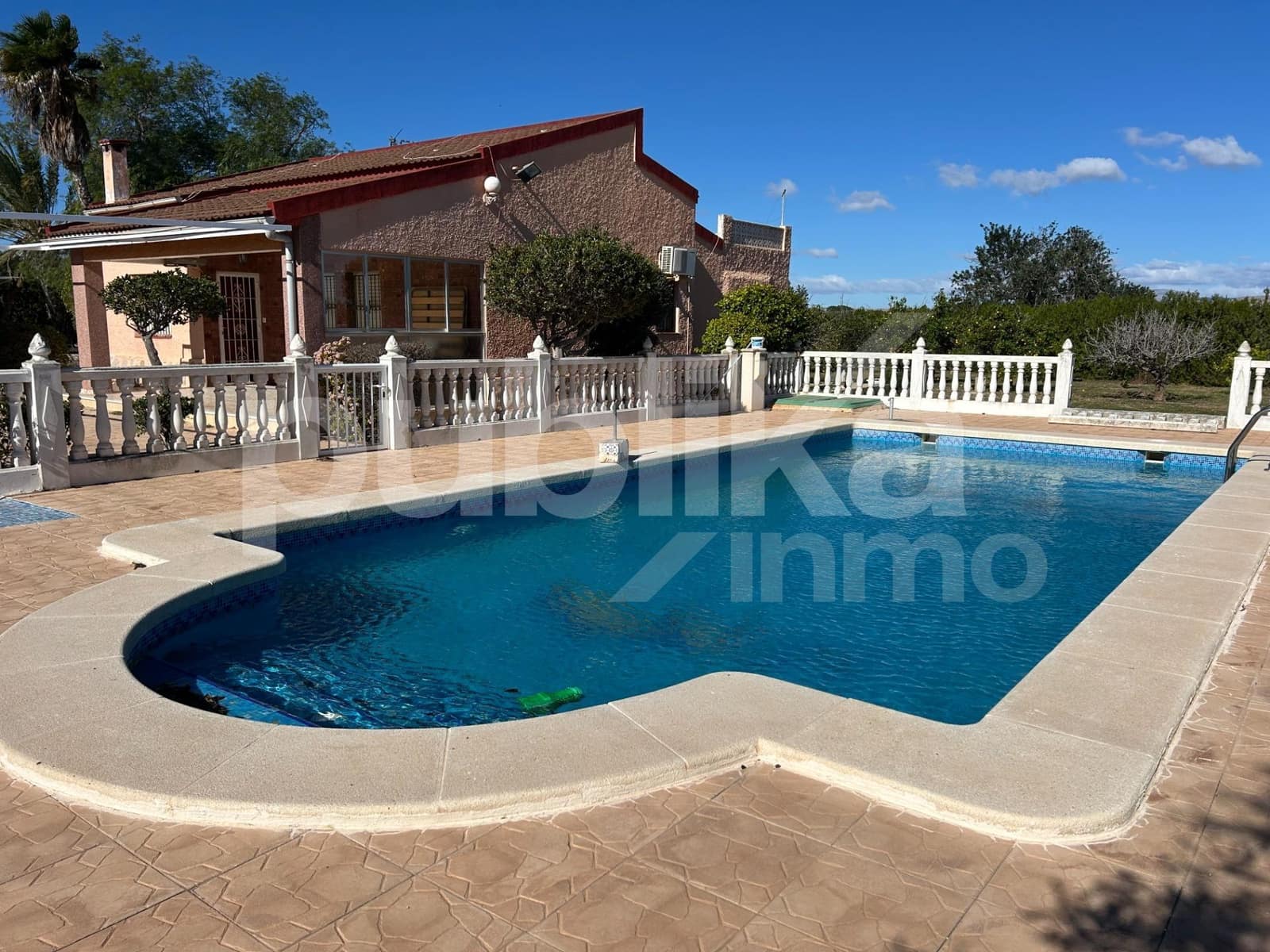 4 bedroom Finca/Country House for sale in El Altet with pool garage - € 375,000 (Ref: 9848012)