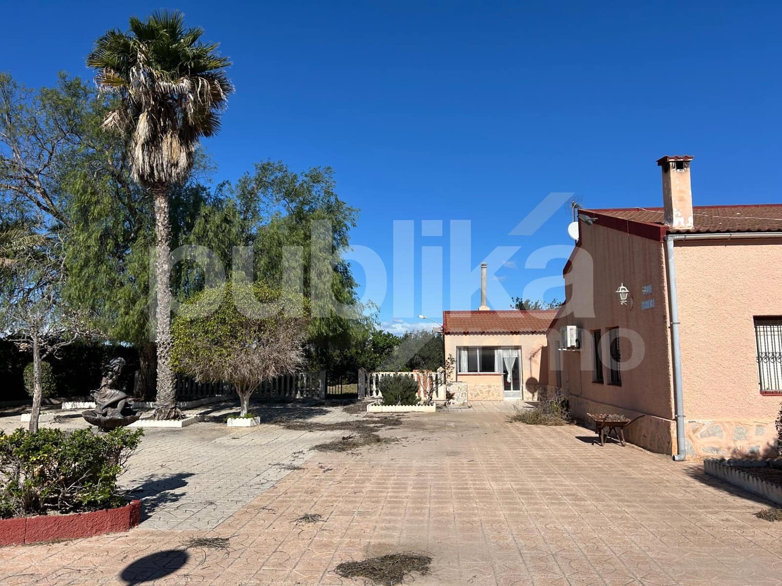 4 bedroom Finca/Country House for sale in El Altet with pool garage - € 375,000 (Ref: 9848012)