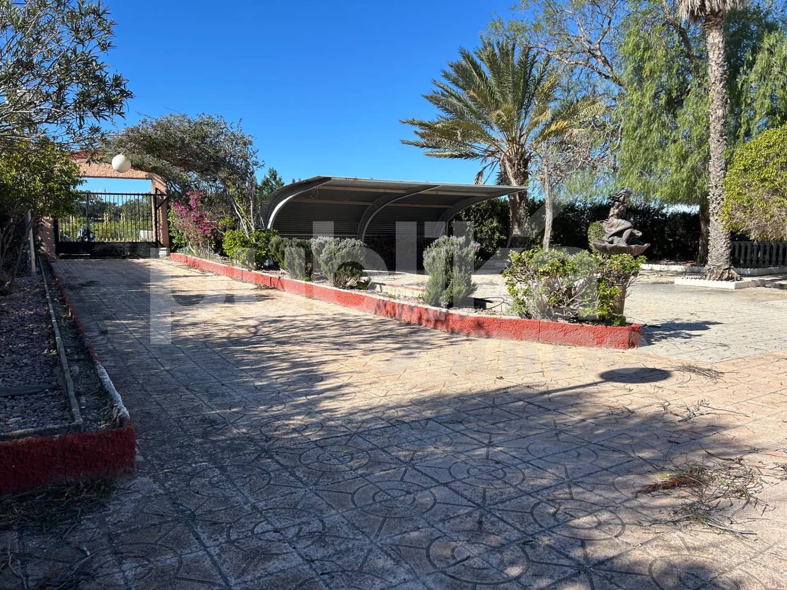 4 bedroom Finca/Country House for sale in El Altet with pool garage - € 375,000 (Ref: 9848012)