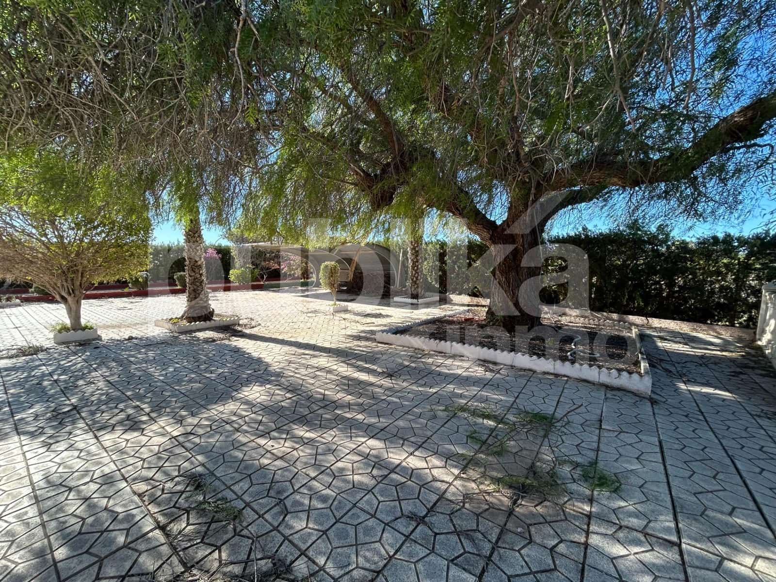 4 bedroom Finca/Country House for sale in El Altet with pool garage - € 375,000 (Ref: 9848012)