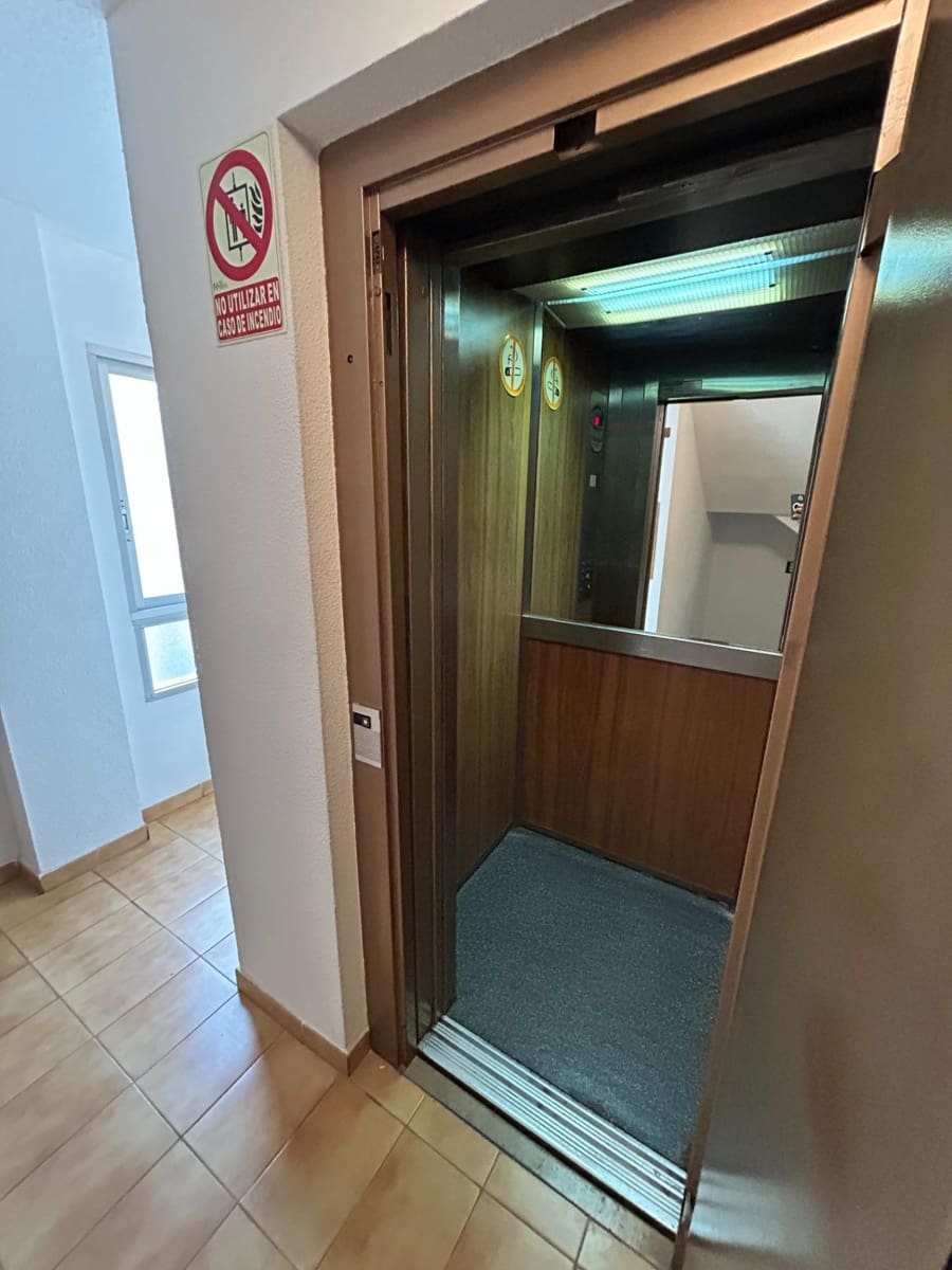 2 slaapkamer Flat te koop in Santa Pola - € 175.000 (Ref: 9894053)