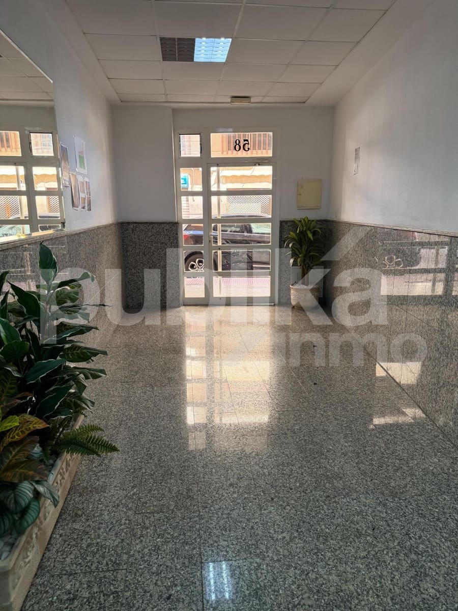 2 bedroom Flat for sale in Santa Pola with garage - € 275,000 (Ref: 9913301)