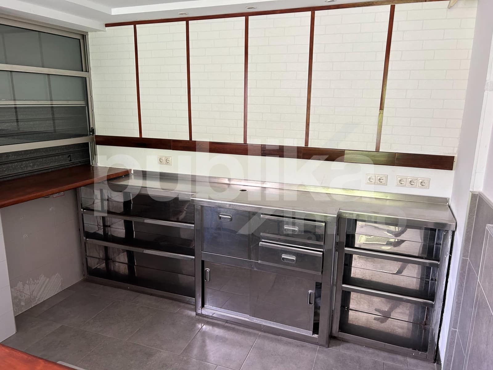 Local Commercial à vendre à Santa Pola avec garage - 140 175 € (Ref: 9927564)