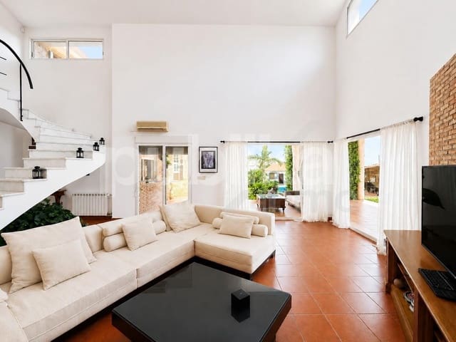 3 bedroom Villa for sale in San Vicente / Sant Vicent del Raspeig with pool - € 649,000 (Ref: 9927576)