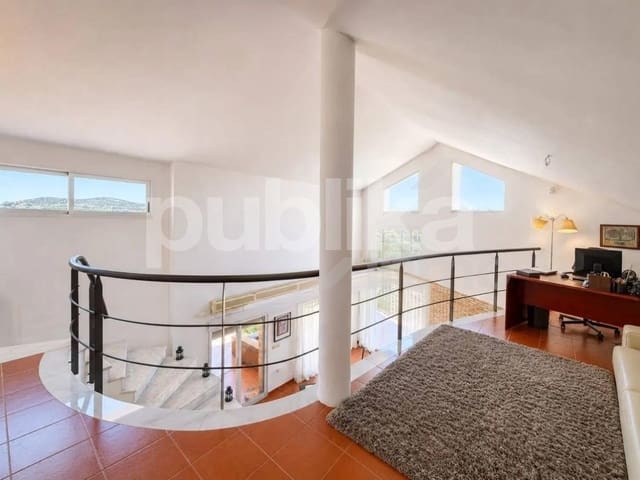 3 bedroom Villa for sale in San Vicente / Sant Vicent del Raspeig with pool - € 649,000 (Ref: 9927576)