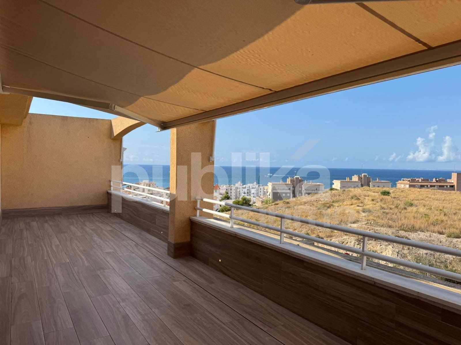 2 quarto Penthouse para venda em Santa Pola com piscina - 525 000 € (Ref: 9942654)