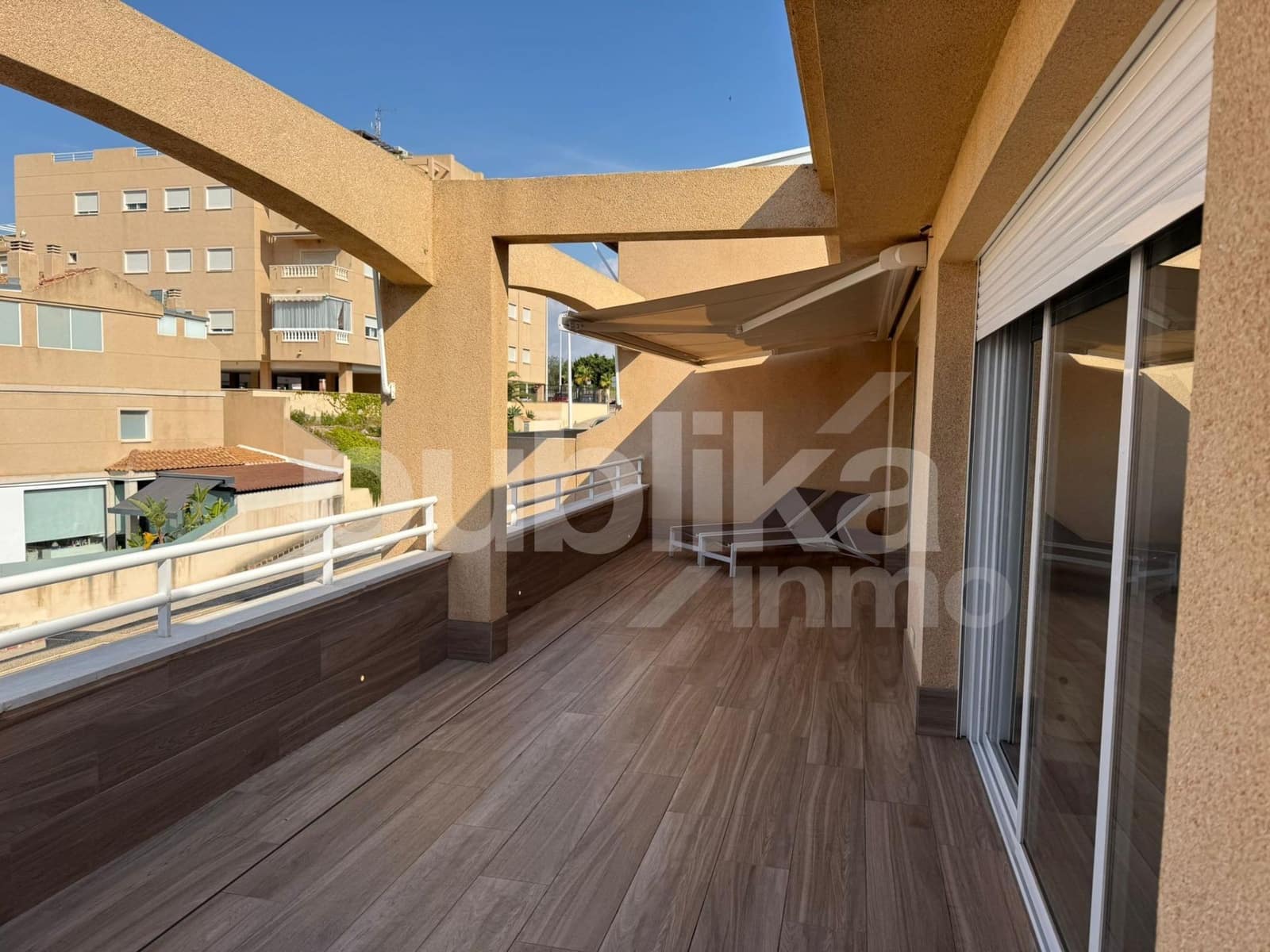 2 quarto Penthouse para venda em Santa Pola com piscina - 525 000 € (Ref: 9942654)