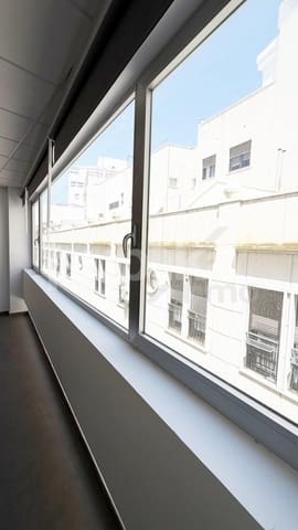 Kontor til leie i Centro, Elche / Elx - € 550 (Ref: 9949931)