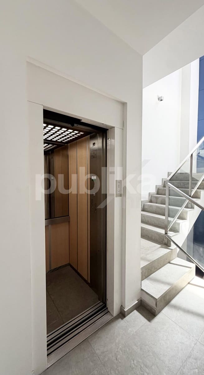 Office for rent in Elche / Elx - € 550 (Ref: 9949931)