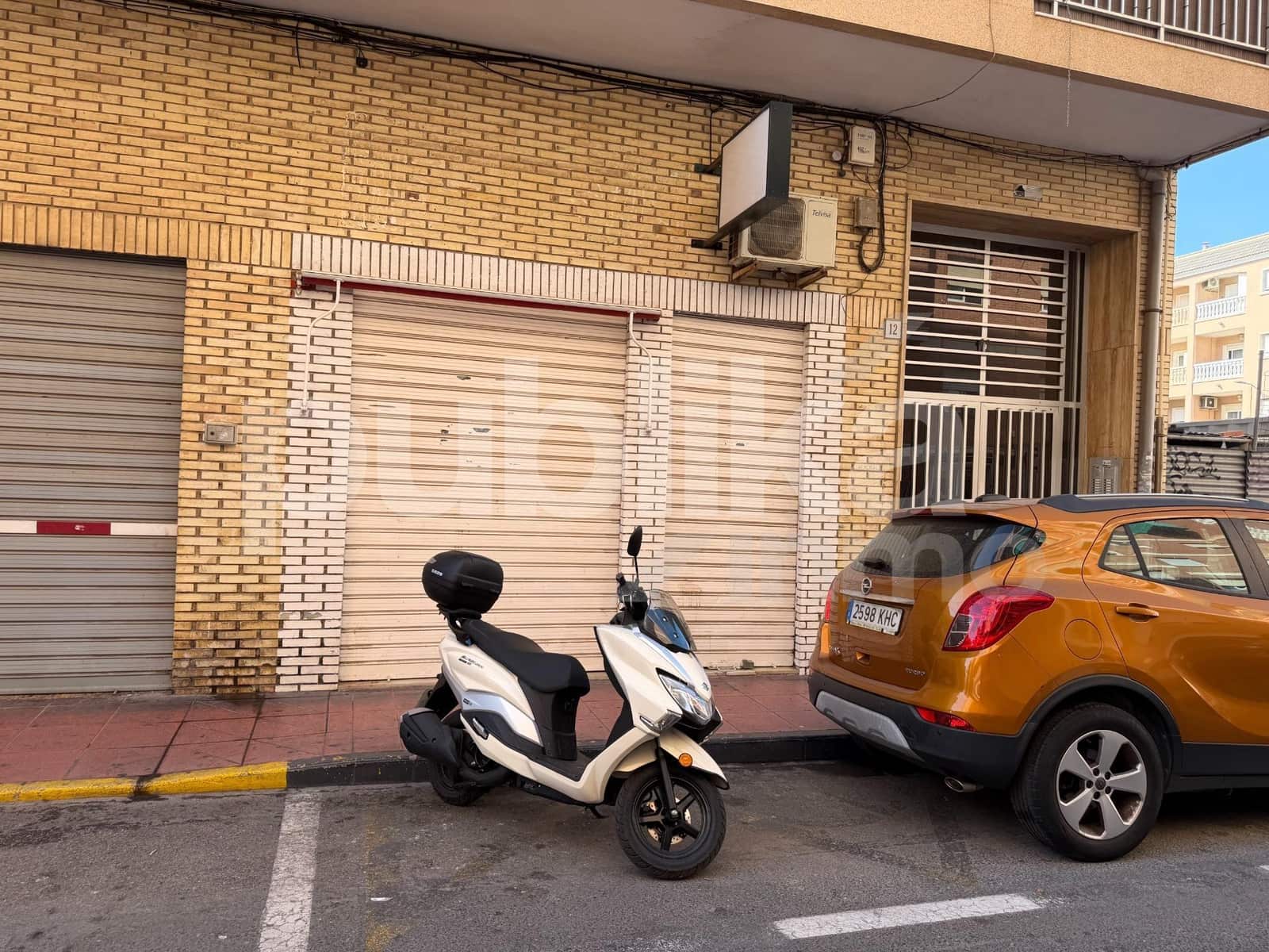 Commercial for rent in Santa Pola - € 450 (Ref: 9954348)