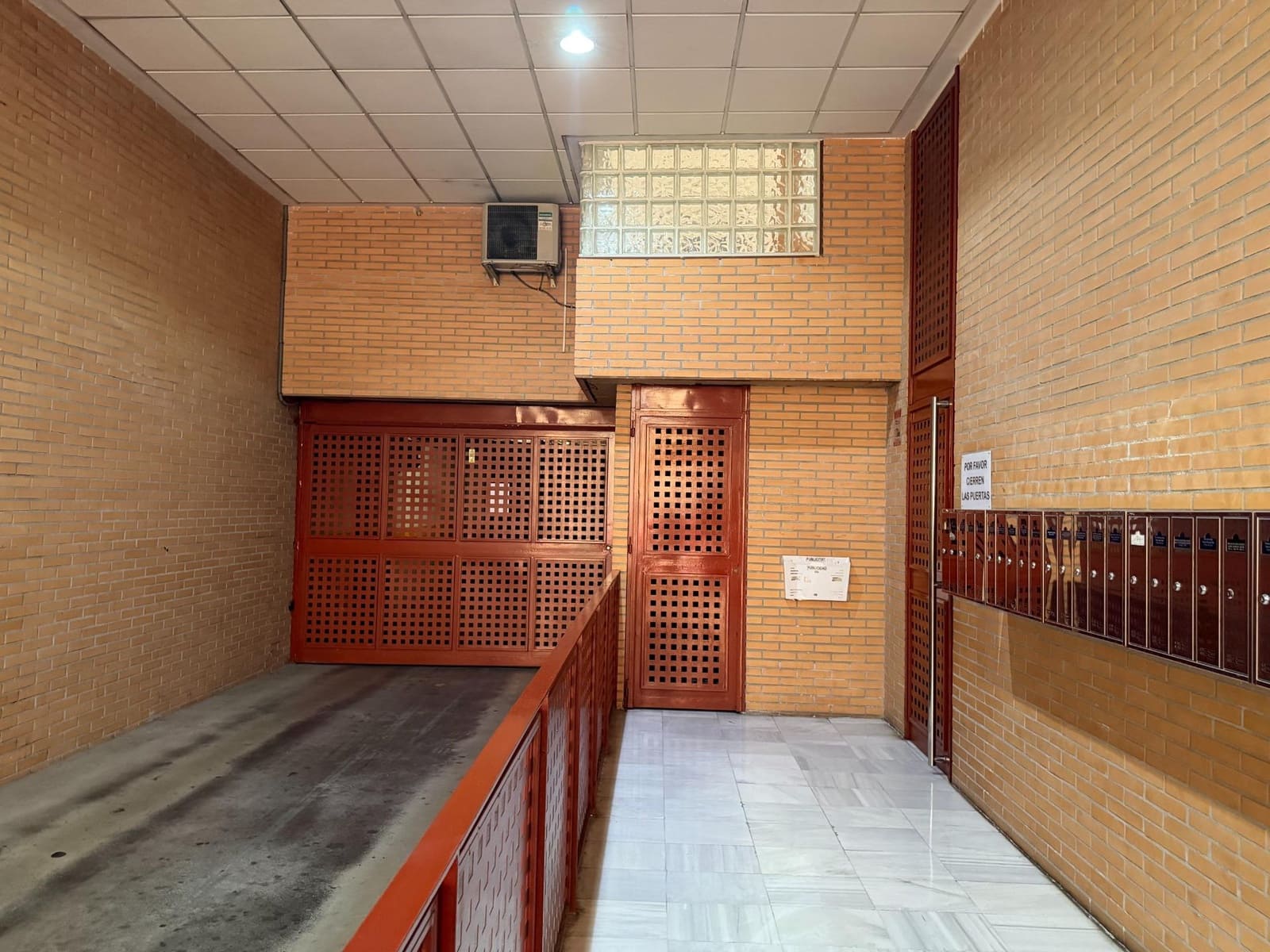 Garaż na sprzedaż w Elche / Elx - 13 500 € (Ref: 9978994)