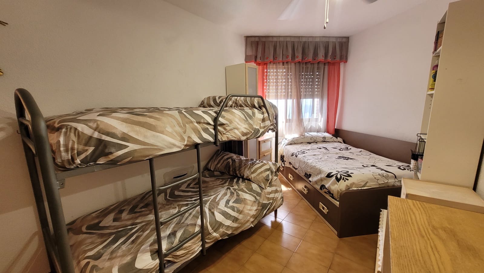 2 sovrum Strandlägenhet att hyra i Almunecar - 890 € (Ref: 10034694)