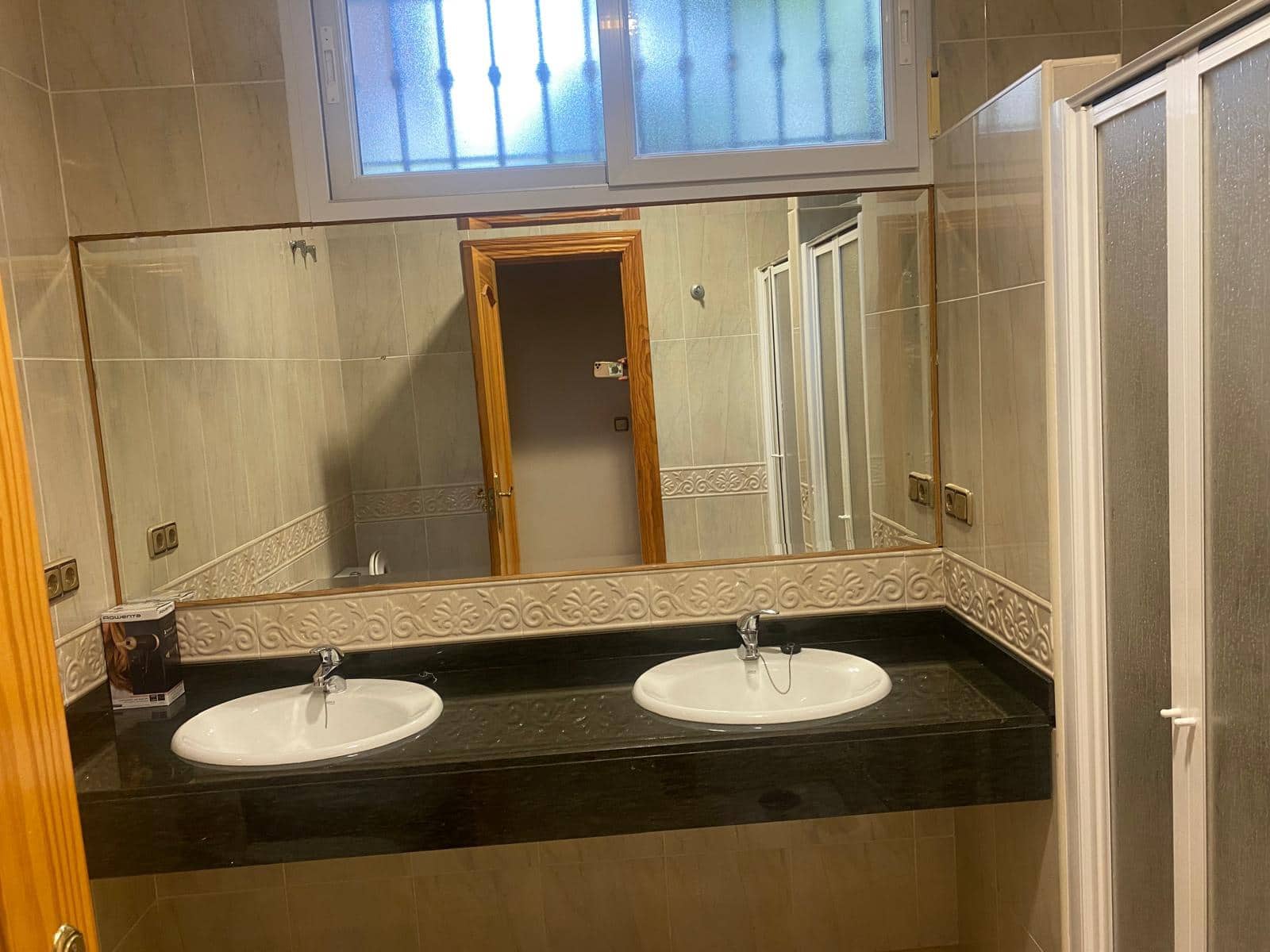 5 soveværelse Rækkehus til leje i Almunecar med garage - € 1.500 (Ref: 10078693)