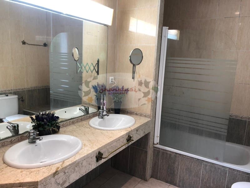 3 makuuhuone Huvila vuokrattavana paikassa Almunecar mukana uima-altaan 
autotalli - 1 600 € (Ref: 6785639)