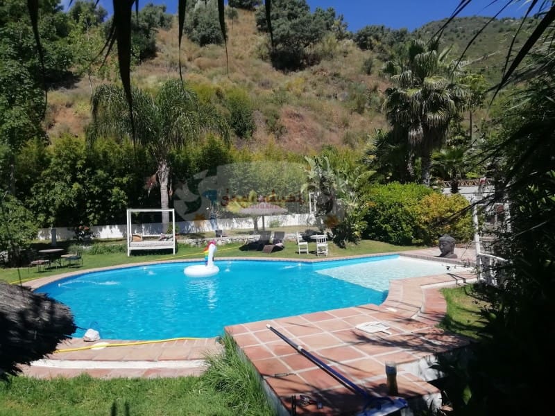 8 soveværelse Villa til salg i Jete med garage - € 1.300.000 (Ref: 7021255)