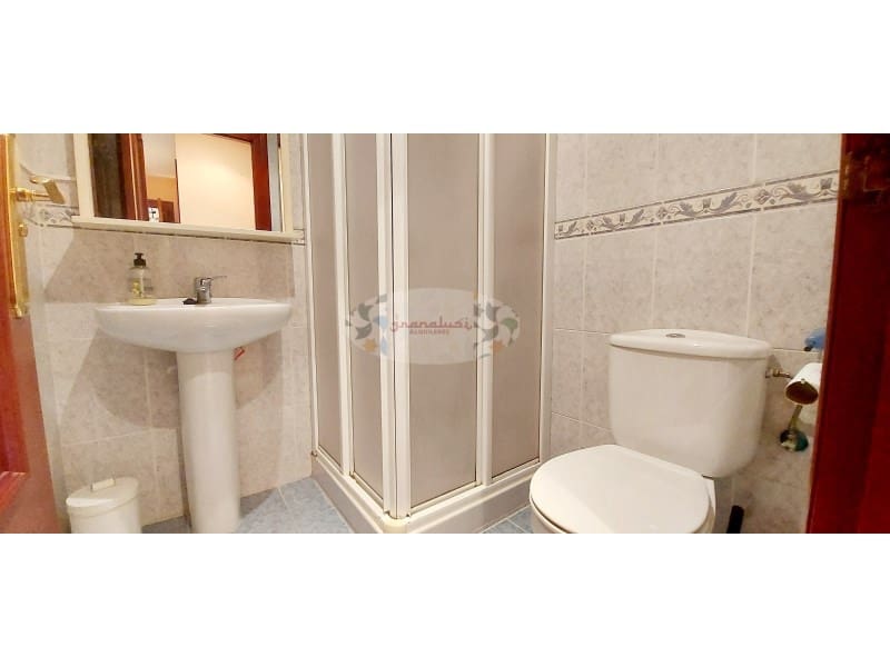 3 quarto Apartamento para arrendar em La Herradura - 990 € (Ref: 7112454)