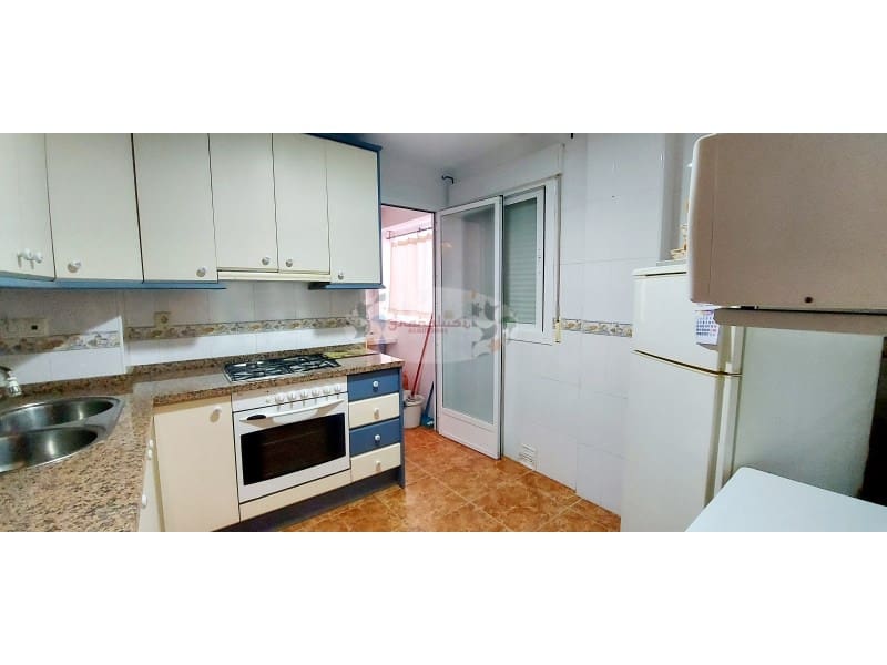 3 quarto Apartamento para arrendar em La Herradura - 990 € (Ref: 7112454)