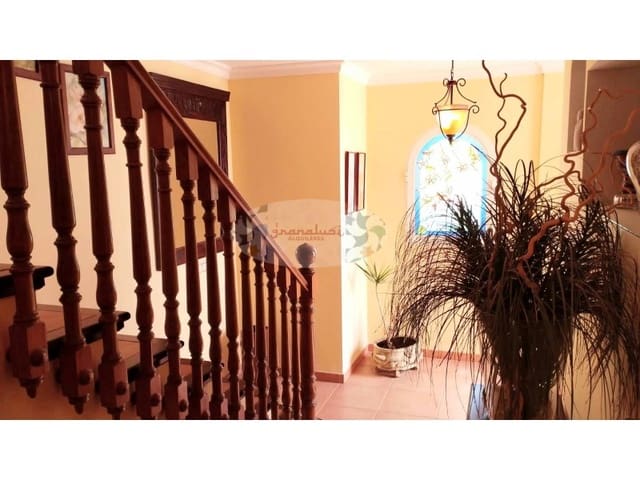 3 bedroom Villa for rent in Almuñécar with garage - € 1,500 (Ref: 7454331)