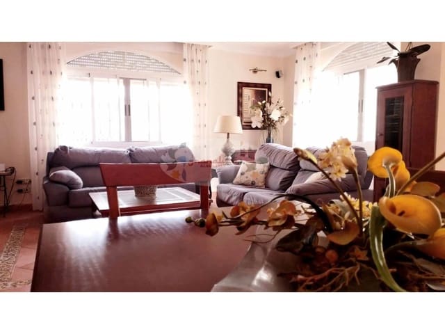 3 bedroom Villa for rent in Almuñécar with garage - € 1,500 (Ref: 7454331)