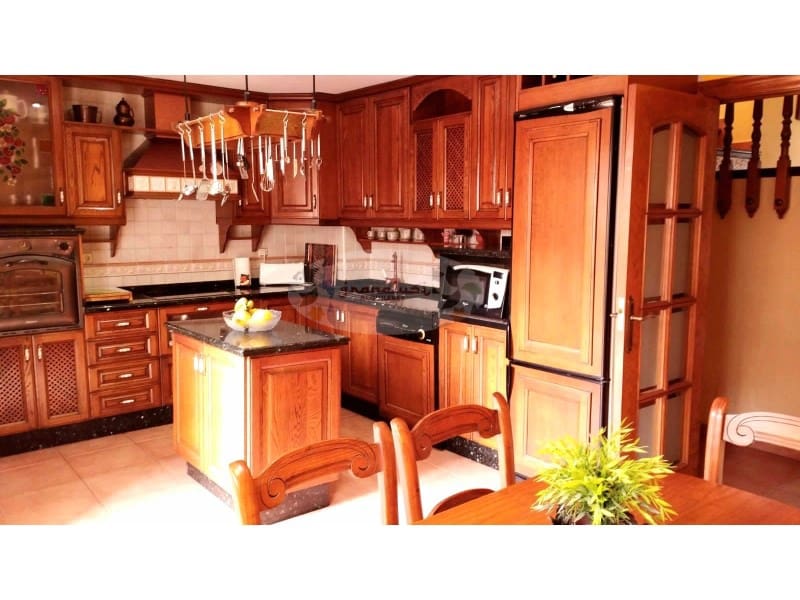 3 soveværelse Villa til leje i Almunecar med garage - € 1.500 (Ref: 7454331)