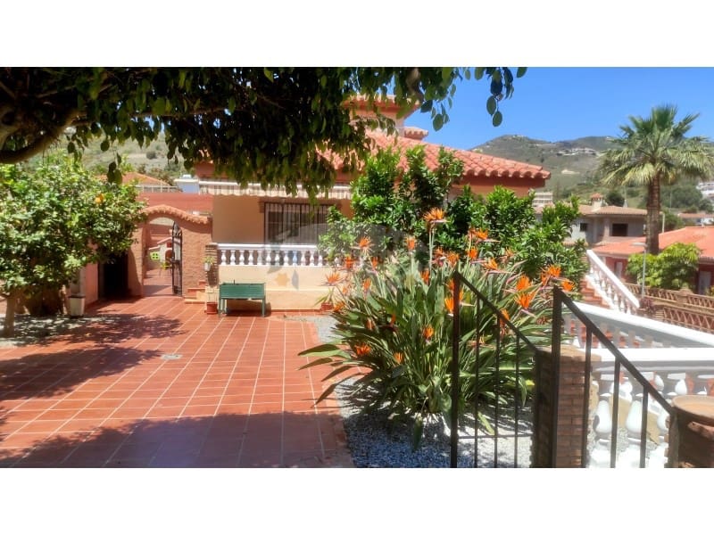 3 soveværelse Villa til leje i Almunecar med garage - € 1.500 (Ref: 7454331)